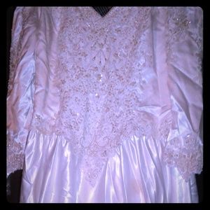 Alfred Angelo white beaded polyester wedding dress